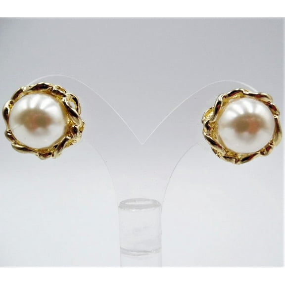 Pierced 1/2" gold chain edge and cream pearl button style earrings