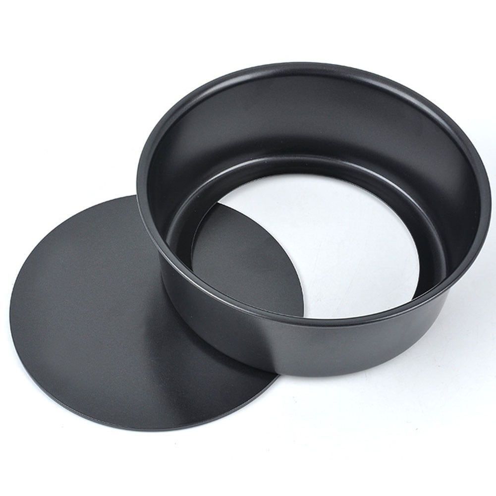 Round cake tin with hole outlet