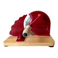 thumbnail image 1 of Rebanadora de pan manual con banco de trabajo de madera con manivela que corta uniformemente la masa madre Rojo, 1 of 9
