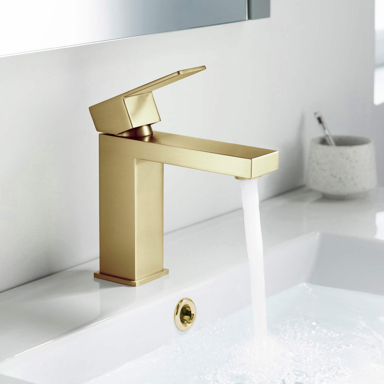 Kibi Single Handle Bathroom Sink Faucet with Pop Up Drain