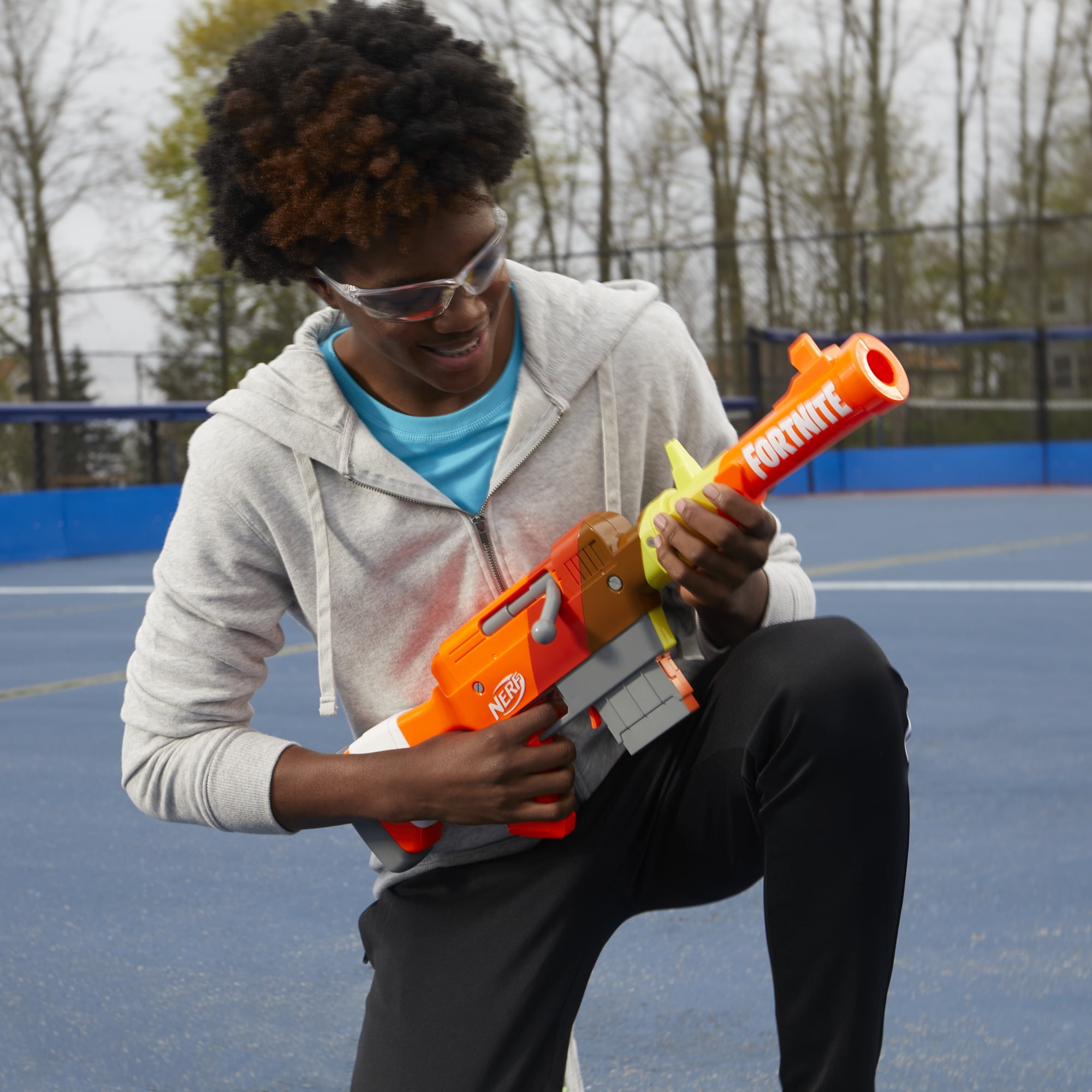 Nerf Fortnite HR Dart Blaster, Ruff Wrap Design, 6-Dart Elite Clip, 6 Nerf Elite Darts, Rotating Bolt, Detachable Barrel