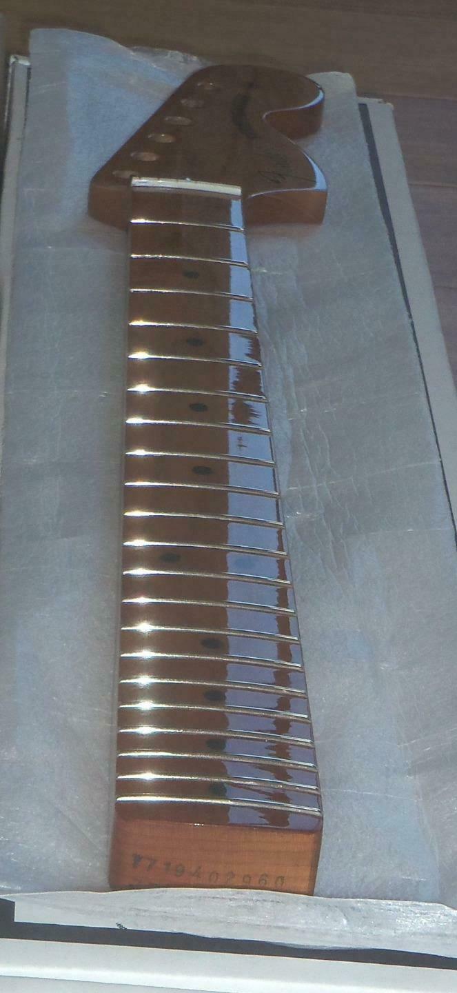 Fender® Vintera 70`s Mod Roasted Maple Strat Neck~9.5" Radius~70`s "C"~Brand New