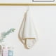 thumbnail image 4 of Set de toallas de baño de terciopelo de 4 piezas - Toallas grandes de playa rayadas de 35x75cm, súper absorbentes y de secado rápido para cabello, casa, piscina, gimnasio y viajes, 4 of 5