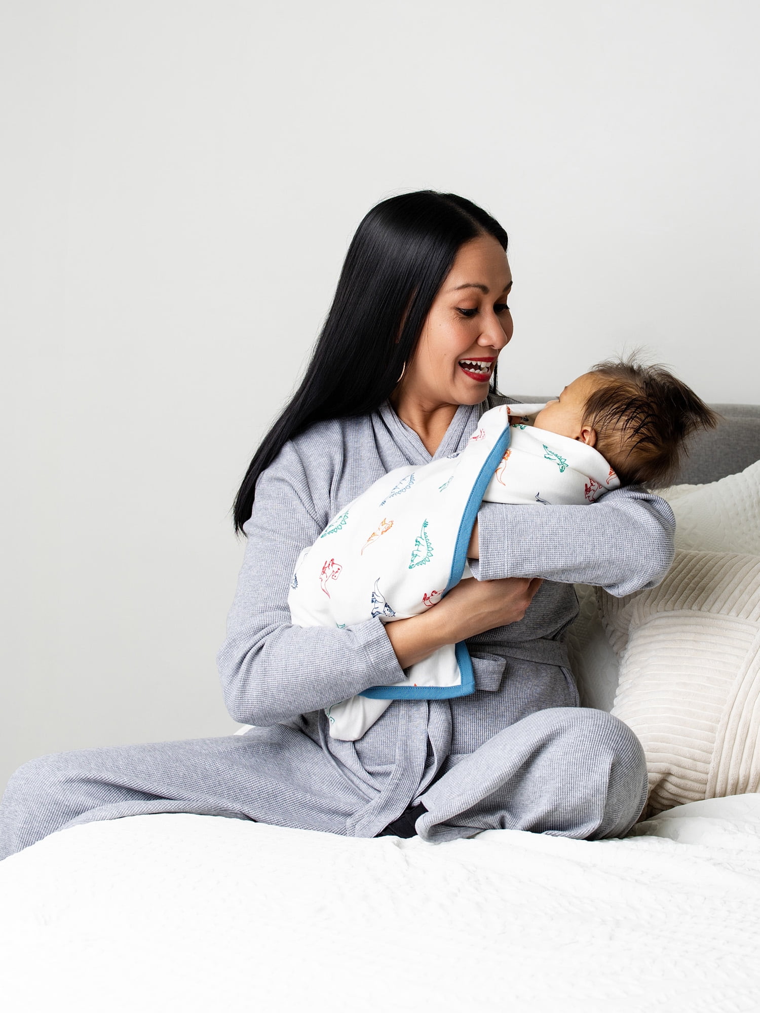 Monica + Andy Organic Cotton Baby Blanket, Soft Newborn Receiving & Coming Home Blanket, 32 x 32 Inch
