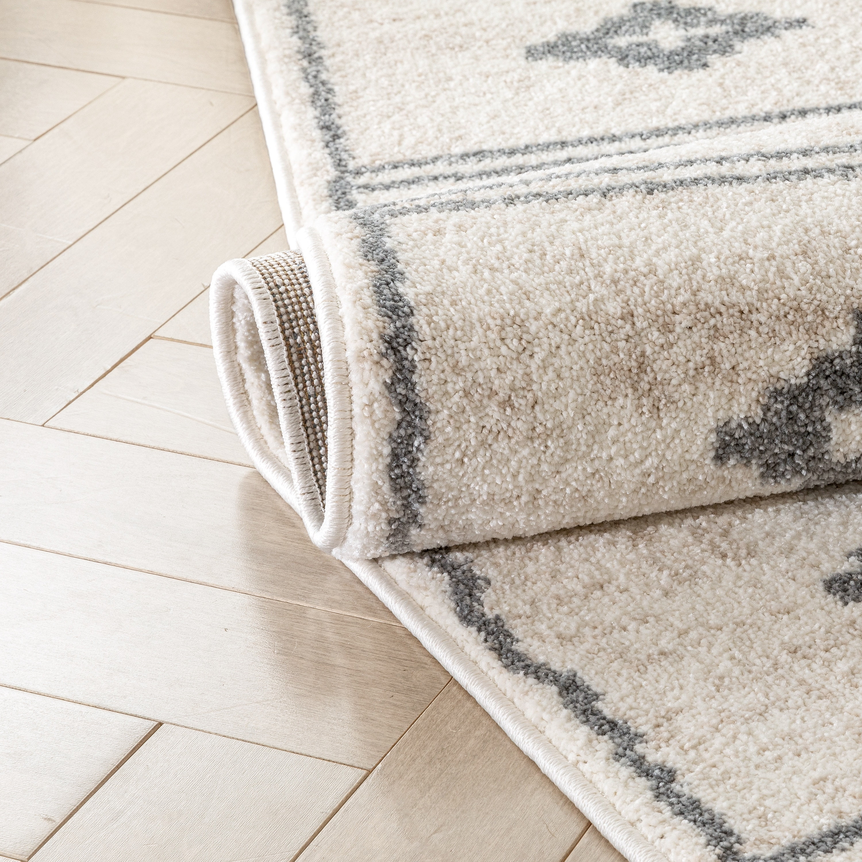 Well Woven Serenity Parallel Tribal Diamond Pattern Ivory Gray 5'3" x 7'3" Area Rug