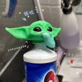 thumbnail image 2 of Disney-dispensador de pasta de dientes para bebé Yoda, divertido y Tricky, cabeza de película circundante, nuevos productos, 2 of 4
