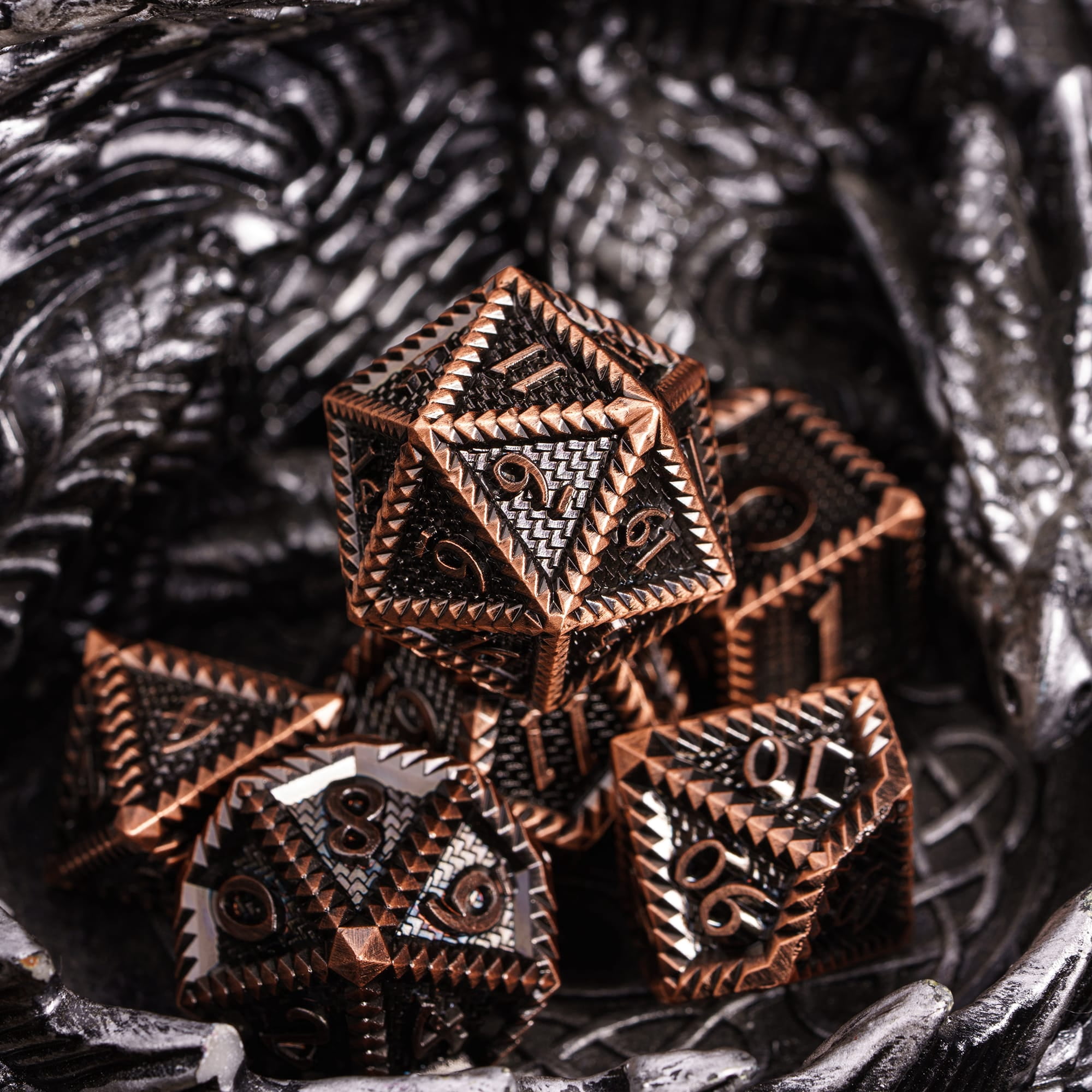 Cusdie Metal DND Dice Set, 7 die Metal Polyhedral D&D Dice Set Serrated Edge Dice for DND Dungeons and Dragons TTRPG Role Playing Games
