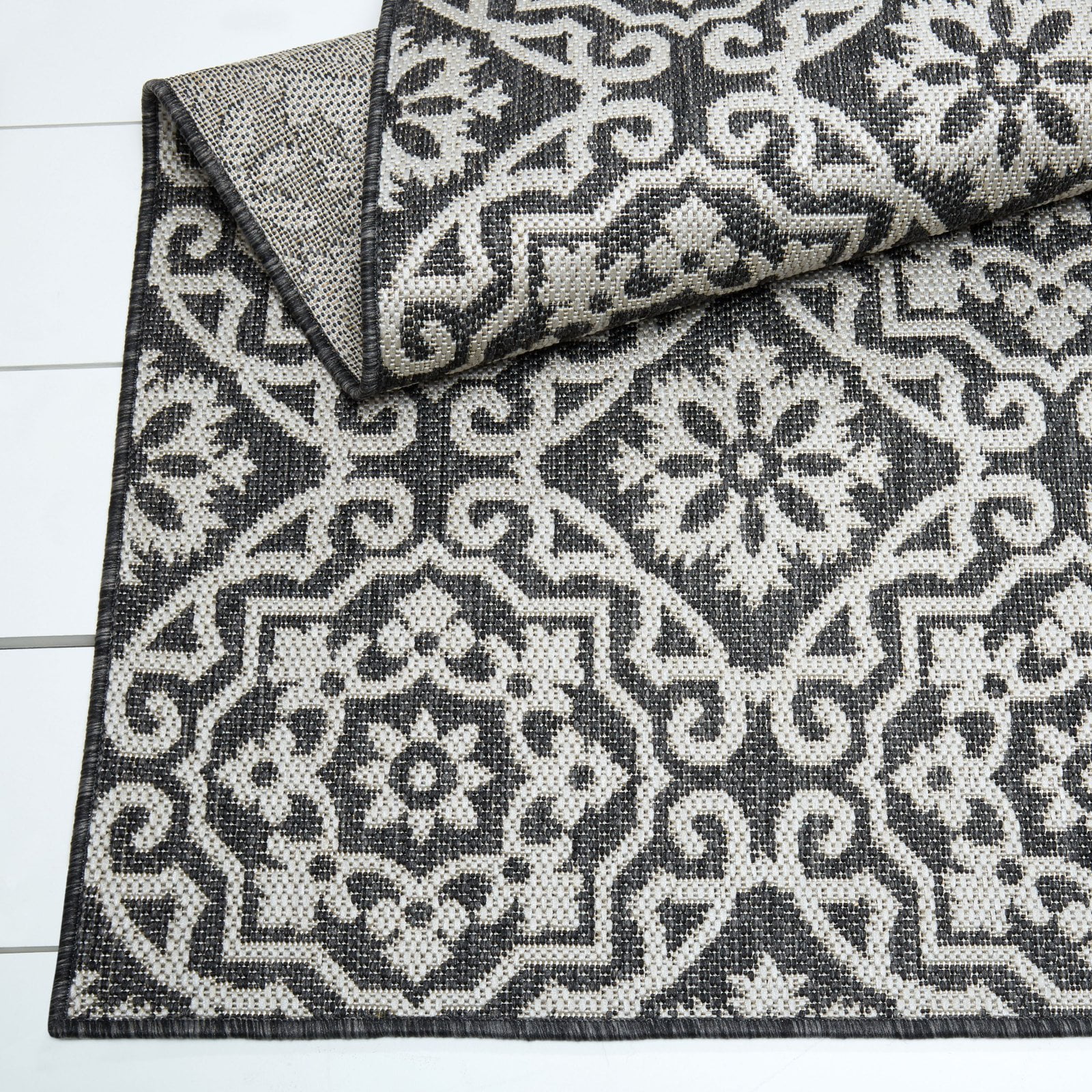 Nicole Miller New York Patio Country Danica Transitional Geometric Indoor/Outdoor Area Rug, Black/Grey, 5'2"x7'2"