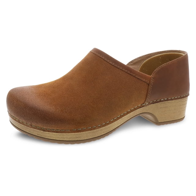 Zuecos slip-on Brenna para mujer color tan con espuma viscoelástica y suela EVA
