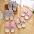 thumbnail image 4 of Pantuflas de invierno cálidas y silenciosas antideslizantes con suelo de madera y diseño de oso bonito y suave para el hogar, 4 of 6