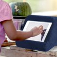 thumbnail image 2 of Cojín Suave Para Reposo De Tableta, Soporte Para Ipad De Múltiples Ángulos Con Bolsa De Red, 2 of 5