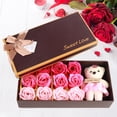 thumbnail image 2 of Oso de peluche con 12 rosas de jabón, regalo romántico de San Valentín con caja (rosa), 2 of 9