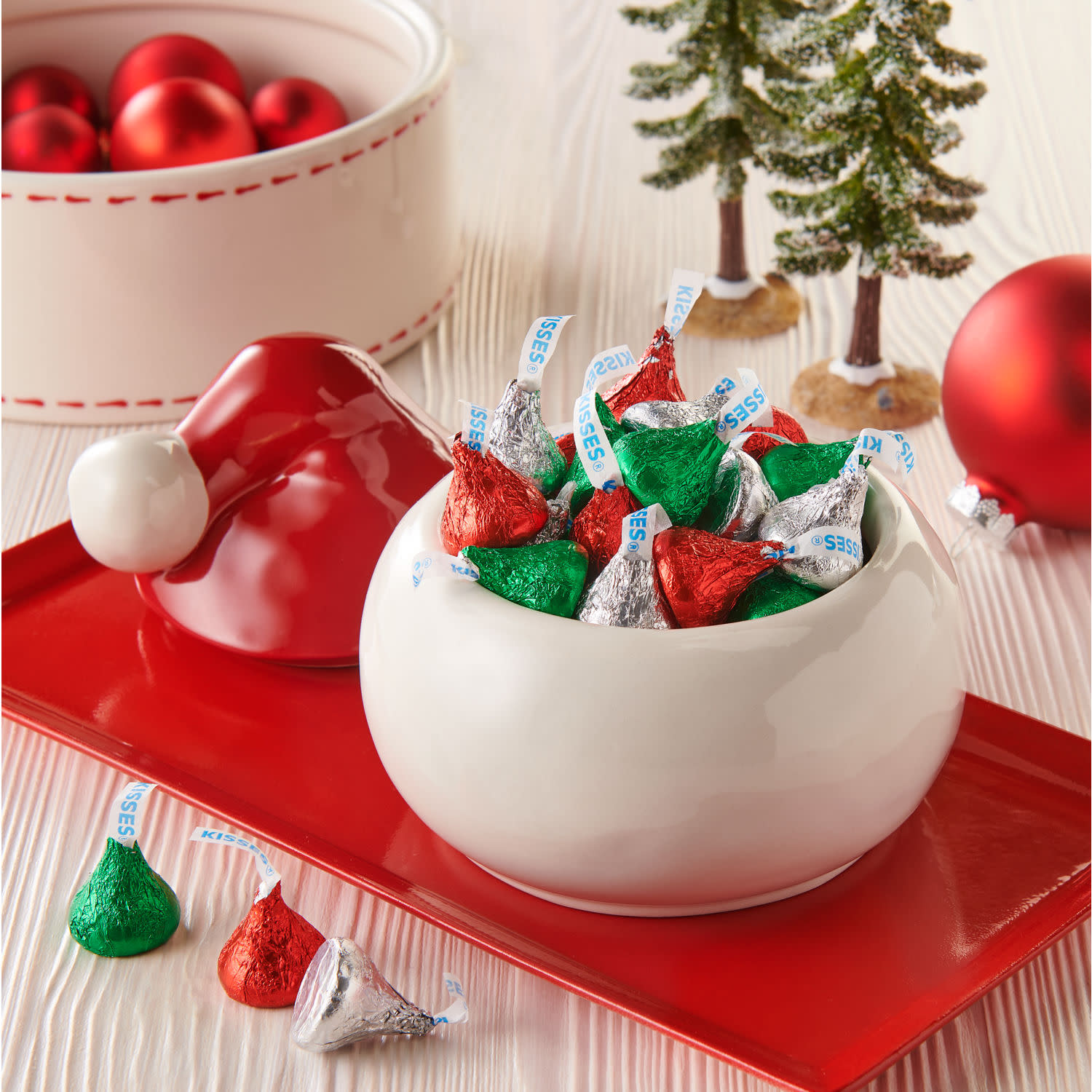 Hershey's Kisses Milk Chocolate Christmas Candy, Bulk Bag 35.85 oz