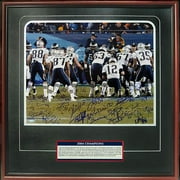 2005 Super Bowl Tom Brady Hand-Signed 'Taking Knee' 16 x 20 Photograph