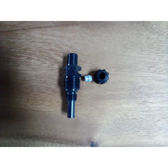 Stenner Pumps Cvij1/4 Injection Fitting With Ferrel And Nut Black Mcak300 New