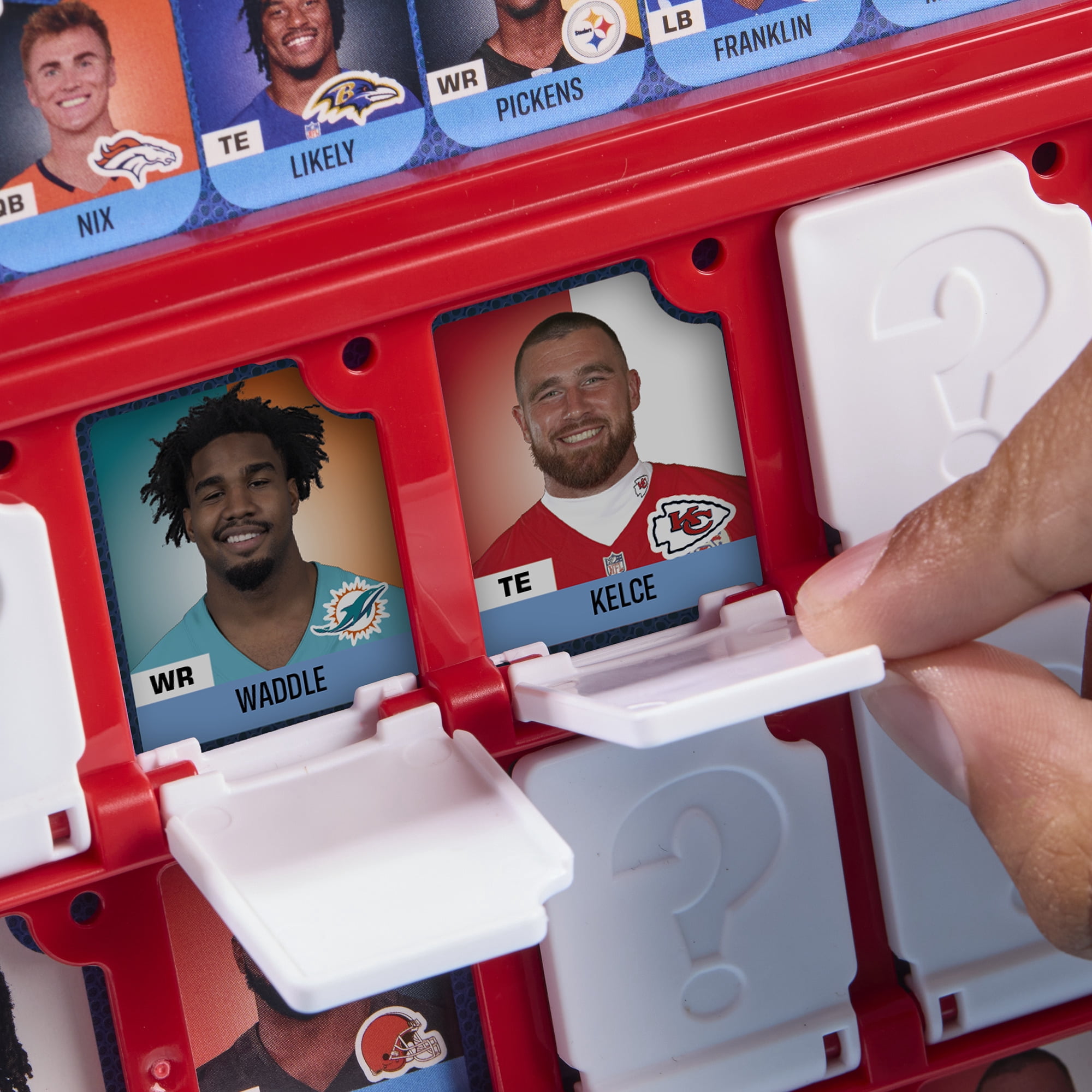 Guess Who? NFL Edition Board Game, Officially Licensed, Birthday Gifts, Football Game for Kids, Ages 6 and up