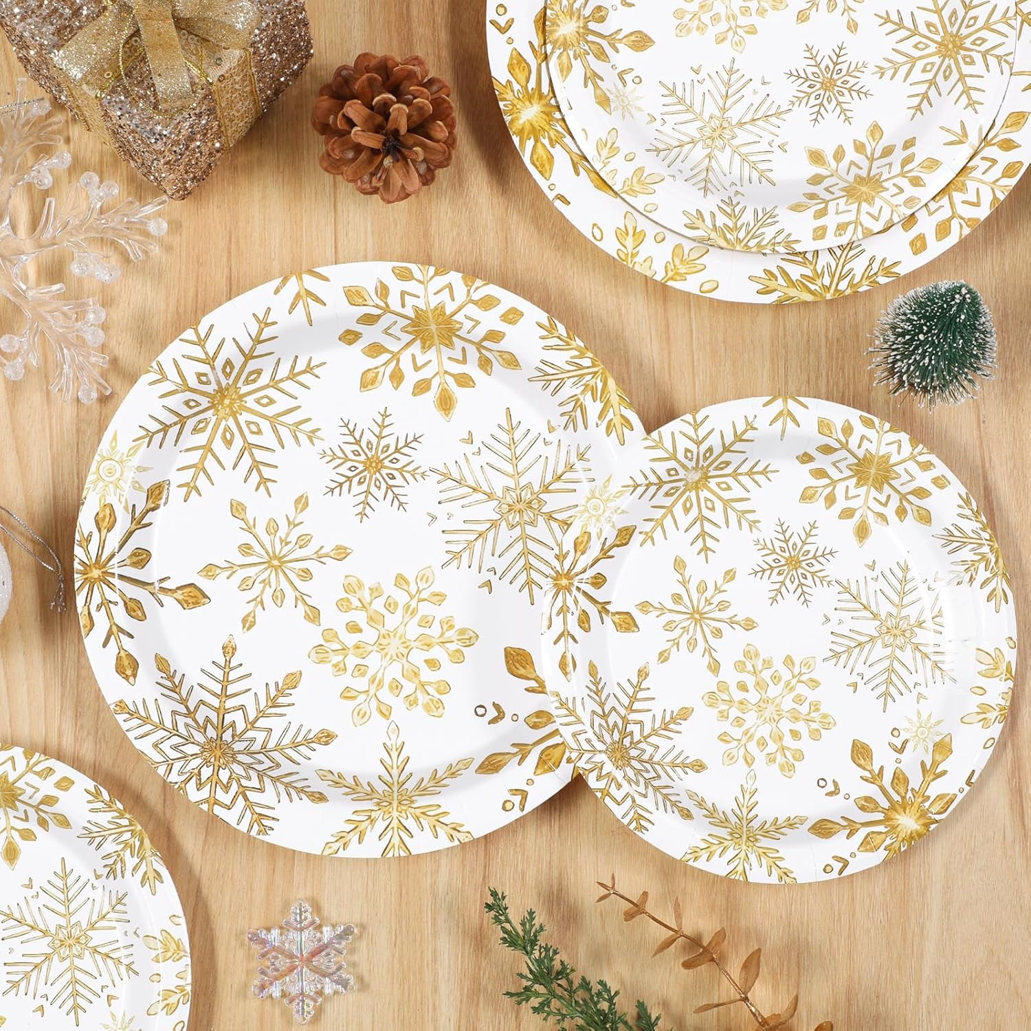 Waipfaru 200 PCS Christmas Party Supplies Disposable Plates Napkins Set,Gold Christmas Tableware Set Dinner Lunch Dessert Appetizer Decoration Xmas Party, Serve 50