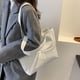 thumbnail image 4 of Bolsa acolchado de algodón PU para mujer con asa superior de color sólido con entramado (blanco) Likrtyny  Para Estrenar, 4 of 9