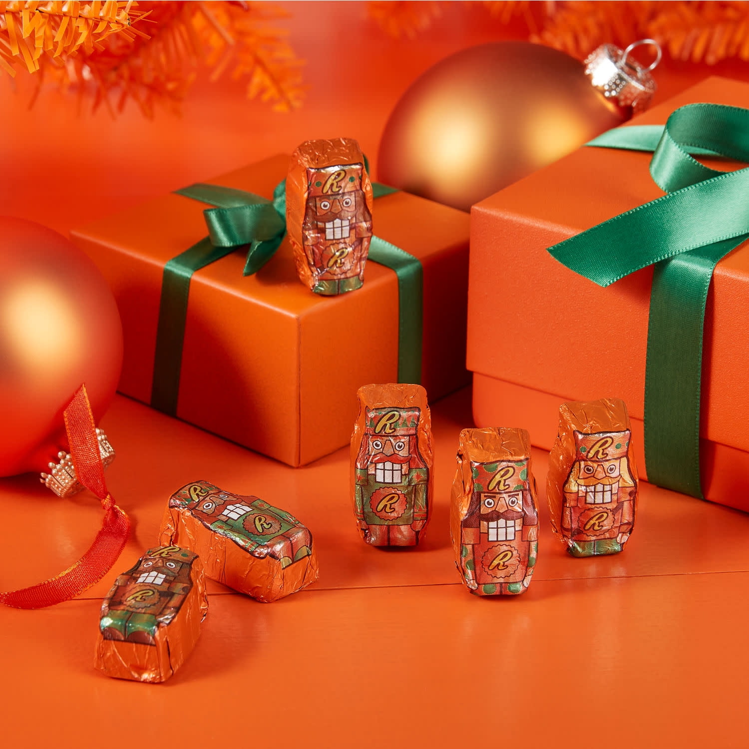 (2 pack) Reese's Chocolate Peanut Butter Creme Nutcrackers Christmas Holiday Candy Stocking Stuffers, Bag 9.2 oz