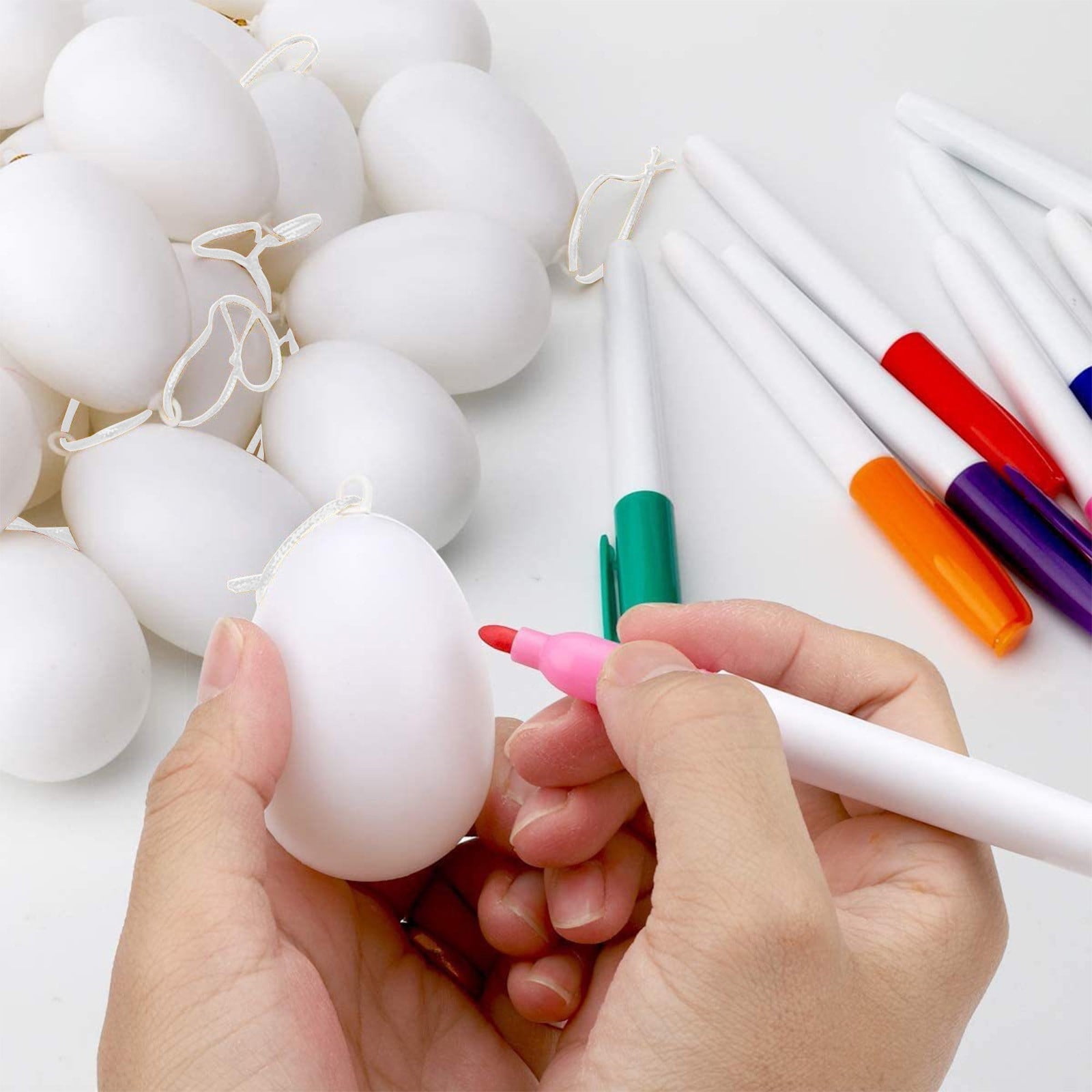 REZUOFI 96 Pcs Easter Eggs Craft Kit for Creative Painting and Decorating, Unfinished Plastic Eggs with Brushes, Fun Art Activity for Home and Classroom 8cm