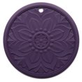 thumbnail image 2 of Xihbxyly Agarraderas Antideslizantes Talladas, Juego de Almohadillas Protectoras Del Calor, Diseño Floral Vintage, Protección para Encimeras, Multiusos, Aptas para Platos Calientes, Fáciles de Limpia, 2 of 4
