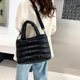 thumbnail image 5 of Bolso de hombro grande para mujeres, Bolso de hombro grande, Bolso de mano acolchado de invierno, Bolso de espacio, Bolso de compras, 5 of 6