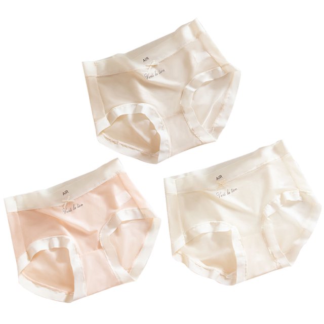 Las chicas de cintura media tienen cuatro temporadas de lindos pantalones cortos triangulares de seda helada de estilo japonés.
