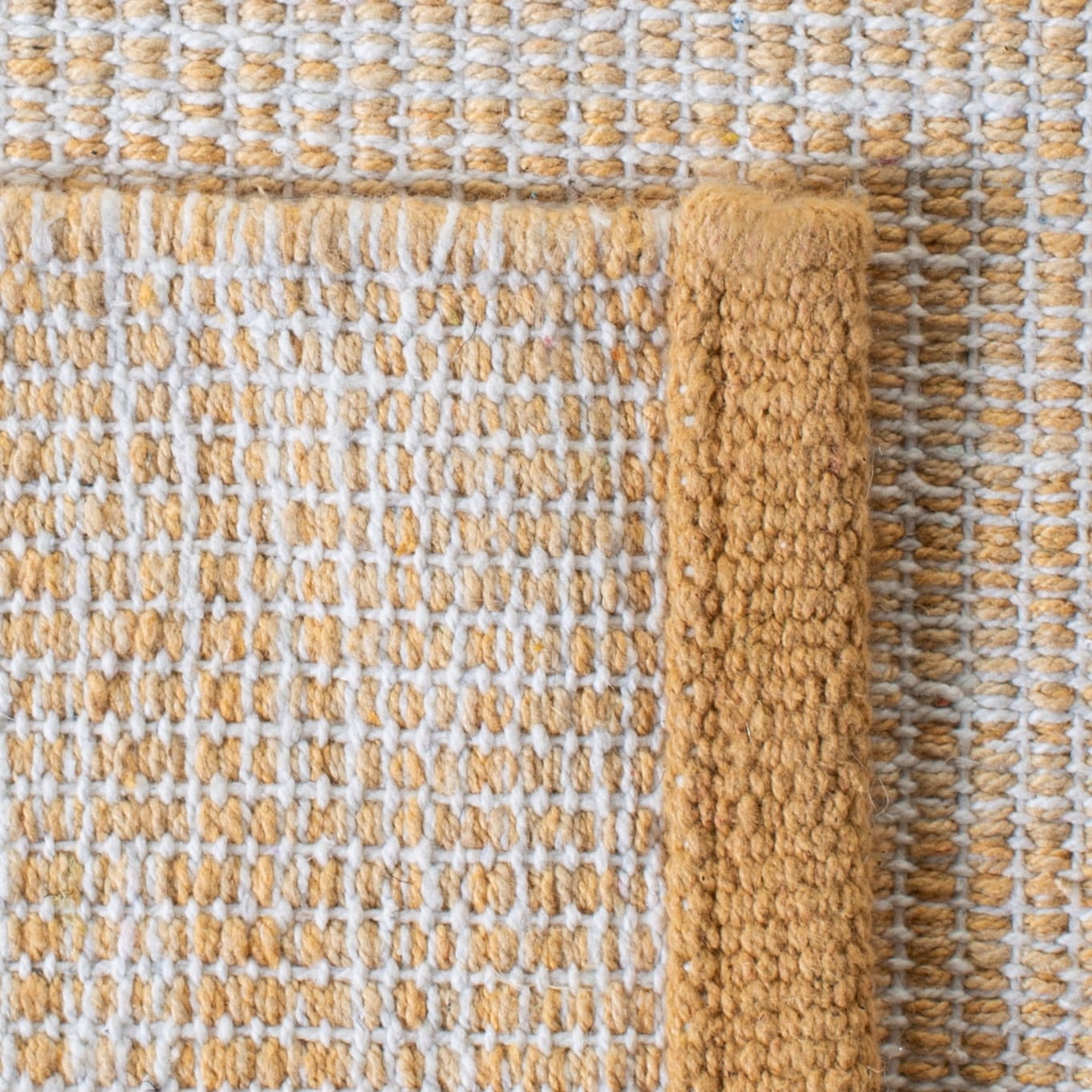 SAFAVIEH Montauk Bernadine Solid Braided Cotton Area Rug, Gold, 4' x 6'