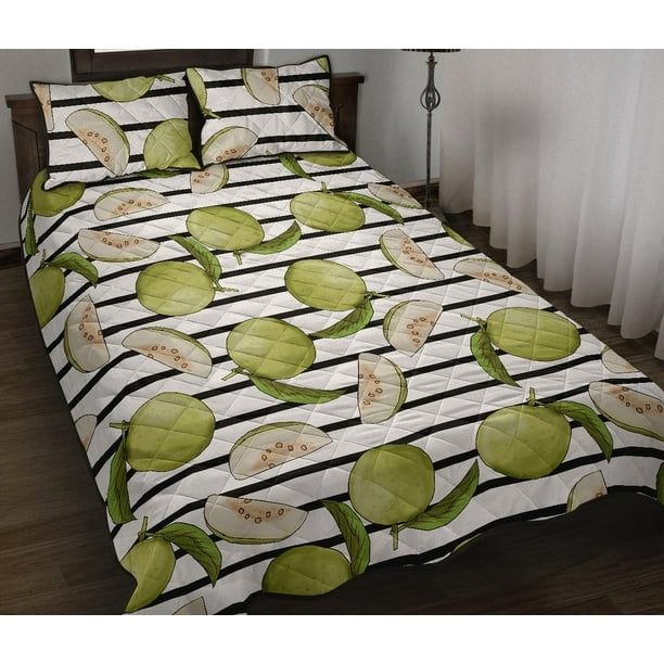 Juego de cama nórdico con fondo de rayas con estampado de guayaba