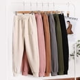 thumbnail image 2 of Pantalones a prueba de viento para mujer, otoño e invierno, paquete de pies engrosados, pantalones casuales, pantalones deportivos sueltos para exteriores, pantalones deportivos de terciopelo Harun, 2 of 4