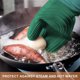 thumbnail image 4 of Manoplas de horno de silicona profesionales extra largas, guantes de cocina resistentes al calor 500 °F, juego de guantes de horno con forro de algodón acolchado suave Adepaton LRWJ680-2, 4 of 6