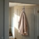 thumbnail image 5 of Gancho vertical para puerta de barra sin puñetazos | Organizador colgante para ropa, bolsos de cuero, joyería, accesorios | Instalación sin taladro | Tira para ahorrar espacio | Metal de alta, 5 of 6