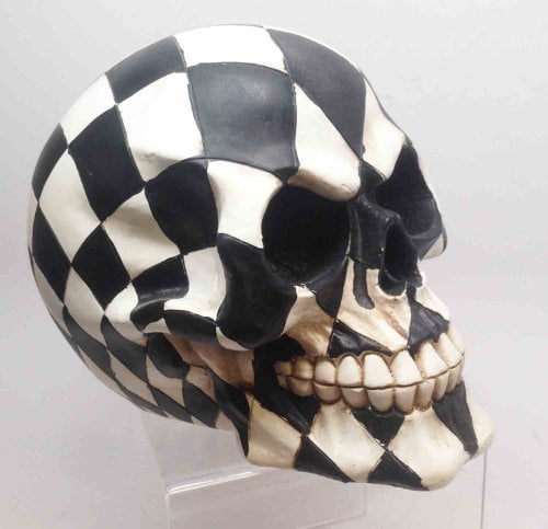 Details about   BLACK AND WHITE CHECKERED SKULL FIGURINE STATUE SCULPTURE HALLOWEEN 