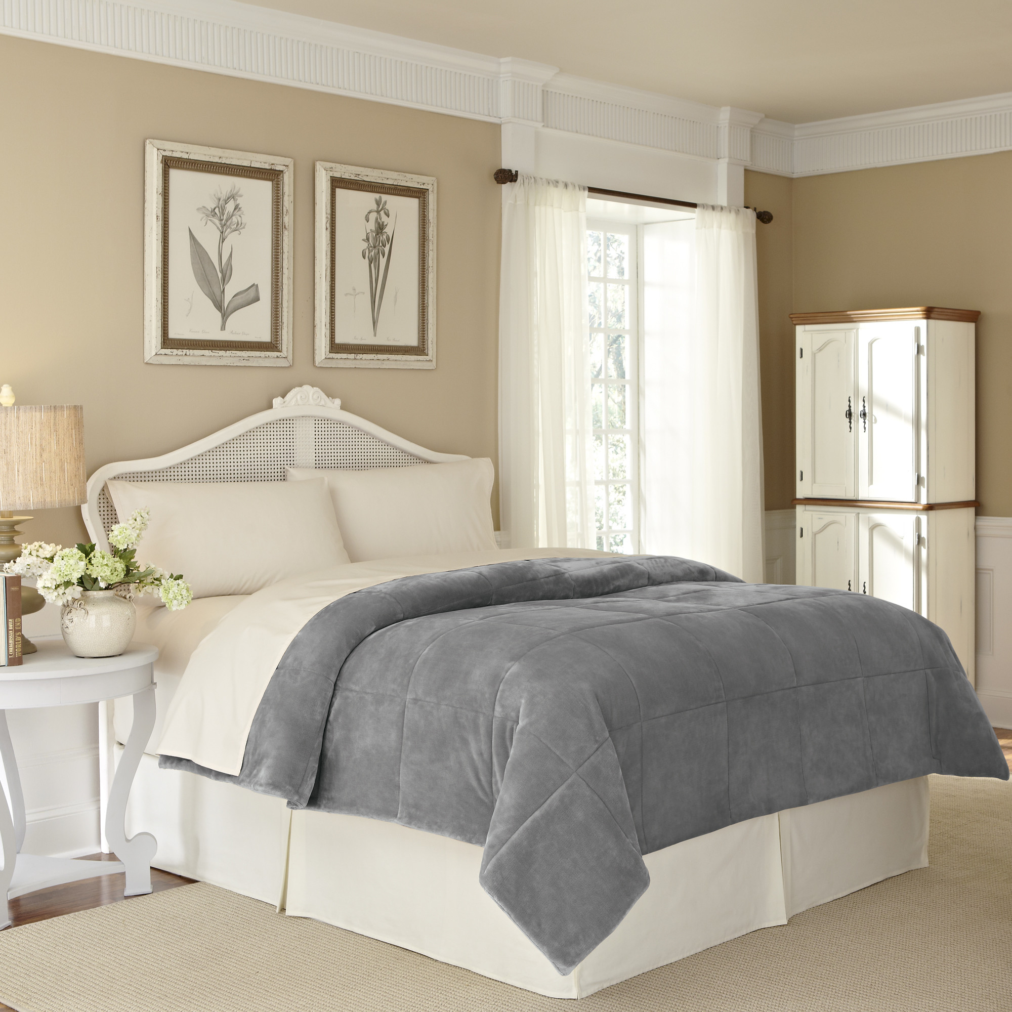 Vellux PlushLux Luxury Plush Blanket (Available in Multiple Sizes and