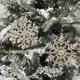 thumbnail image 3 of Adornos coloridos de copos de nieve, 40 piezas de polvo de brillo navideño, colgante navideño de copo de nieve con brillo navideño, diseño exquisito, 3 of 6