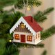 thumbnail image 4 of Adorno navideño de madera con luces LED | Cabaña luminosa con luces blancas cálidas | Cabaña de madera 3D para árbol, repisa o porche | Decoración festiva de 10 x 9 x 5,5 cm, 4 of 6
