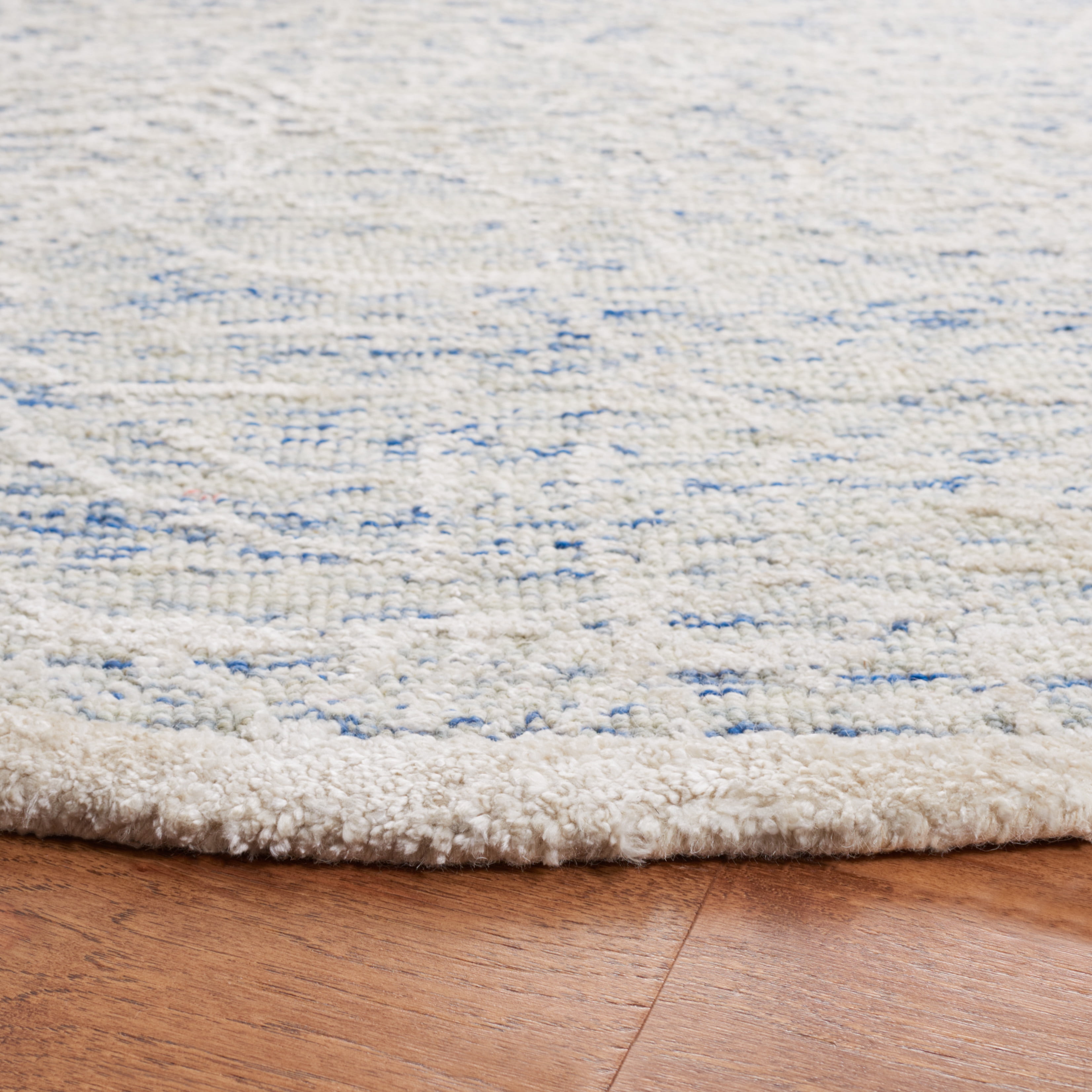 SAFAVIEH Precious Fabiana Geometric Area Rug, Blue/Ivory, 6' x 6' Round