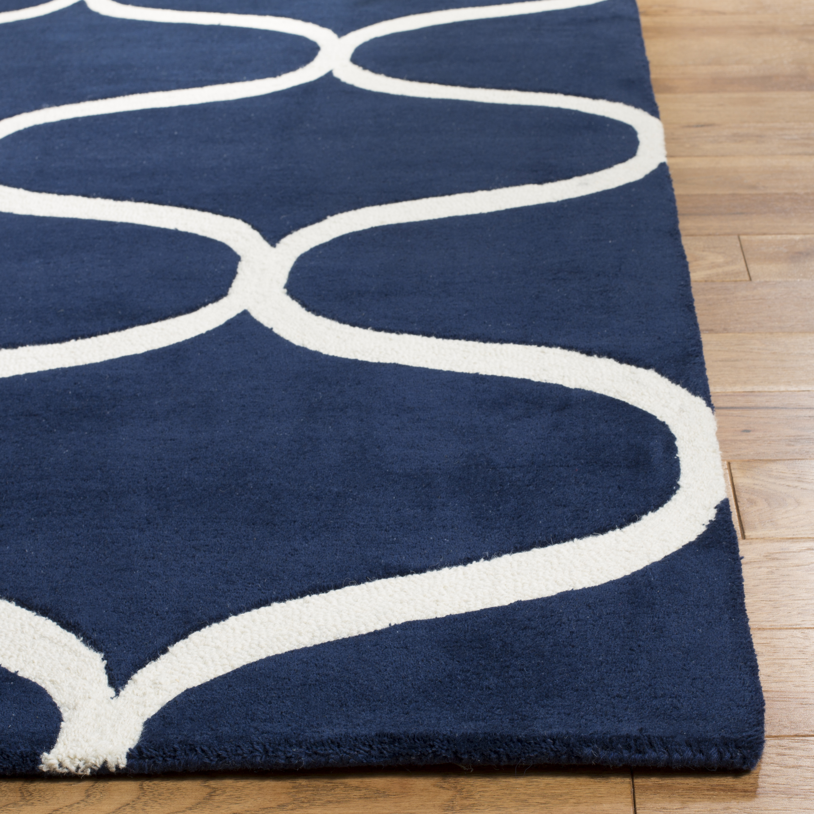 SAFAVIEH Cambridge Jared Geometric Wool Area Rug, Dark Blue/Ivory, 4' x 6'