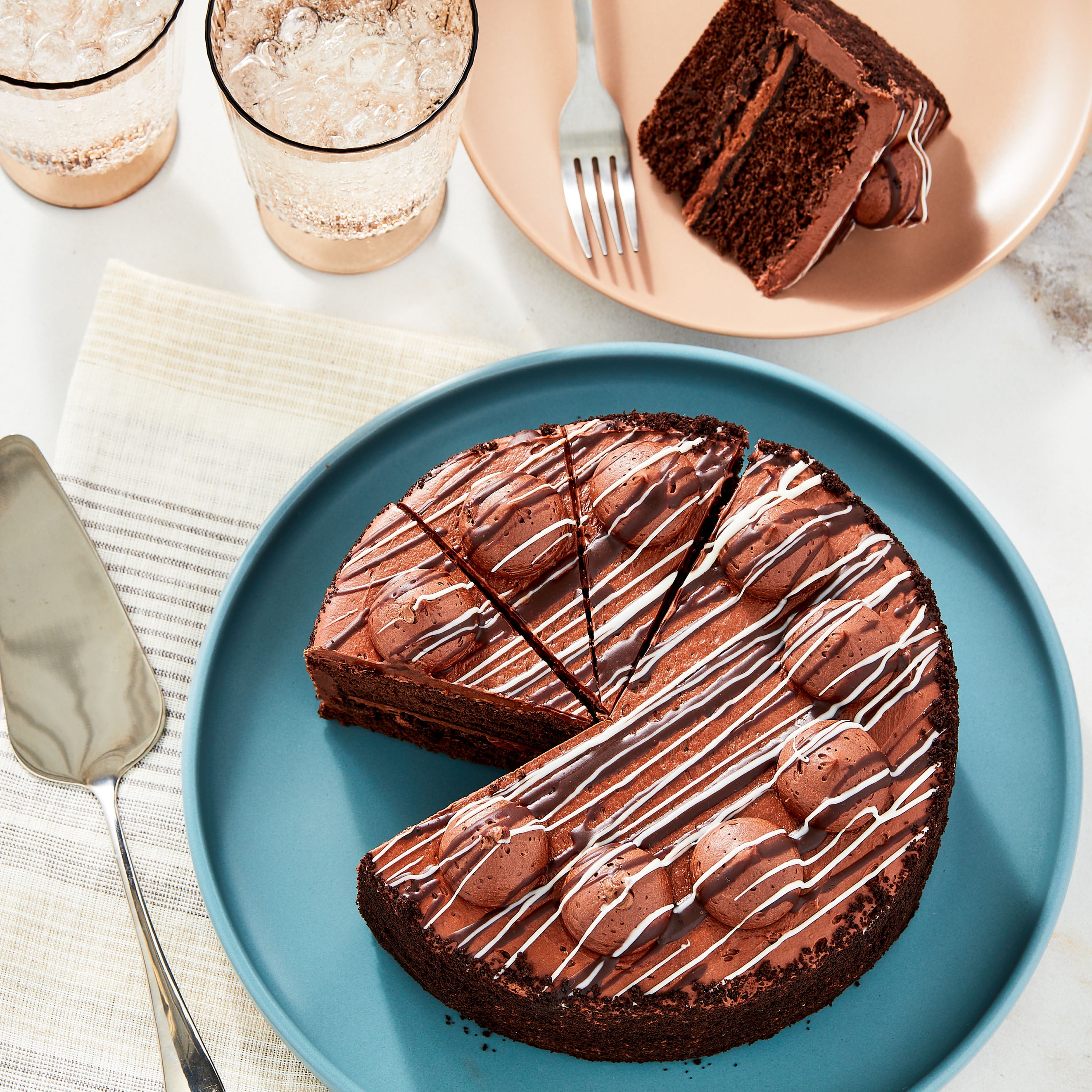 Freshness Guaranteed 7" Double Layer Chocolate Cake Made with Hershey's, 36 oz (Refrigerated Cake)