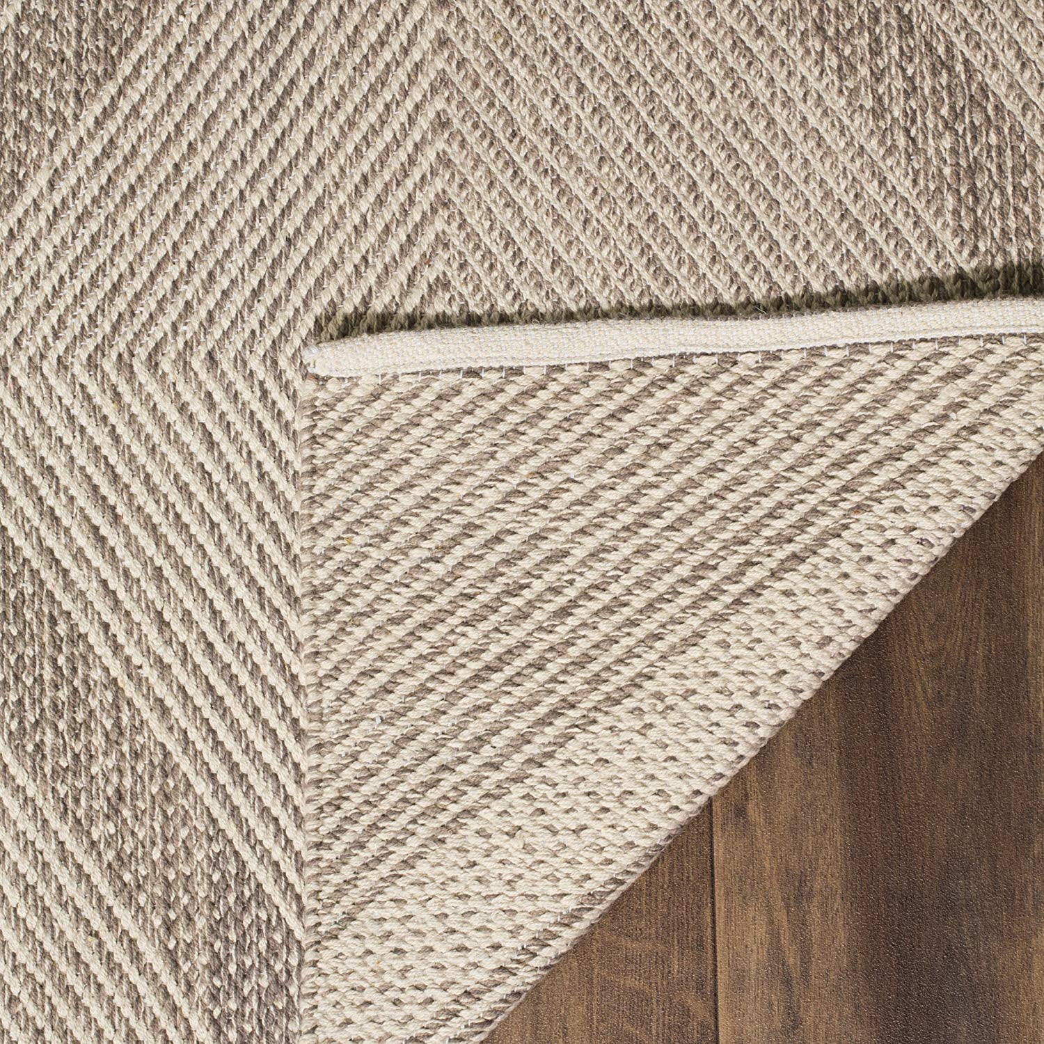 SAFAVIEH Montauk Bailey Geometric Diamond Cotton Area Rug, Grey, 3' x 5'