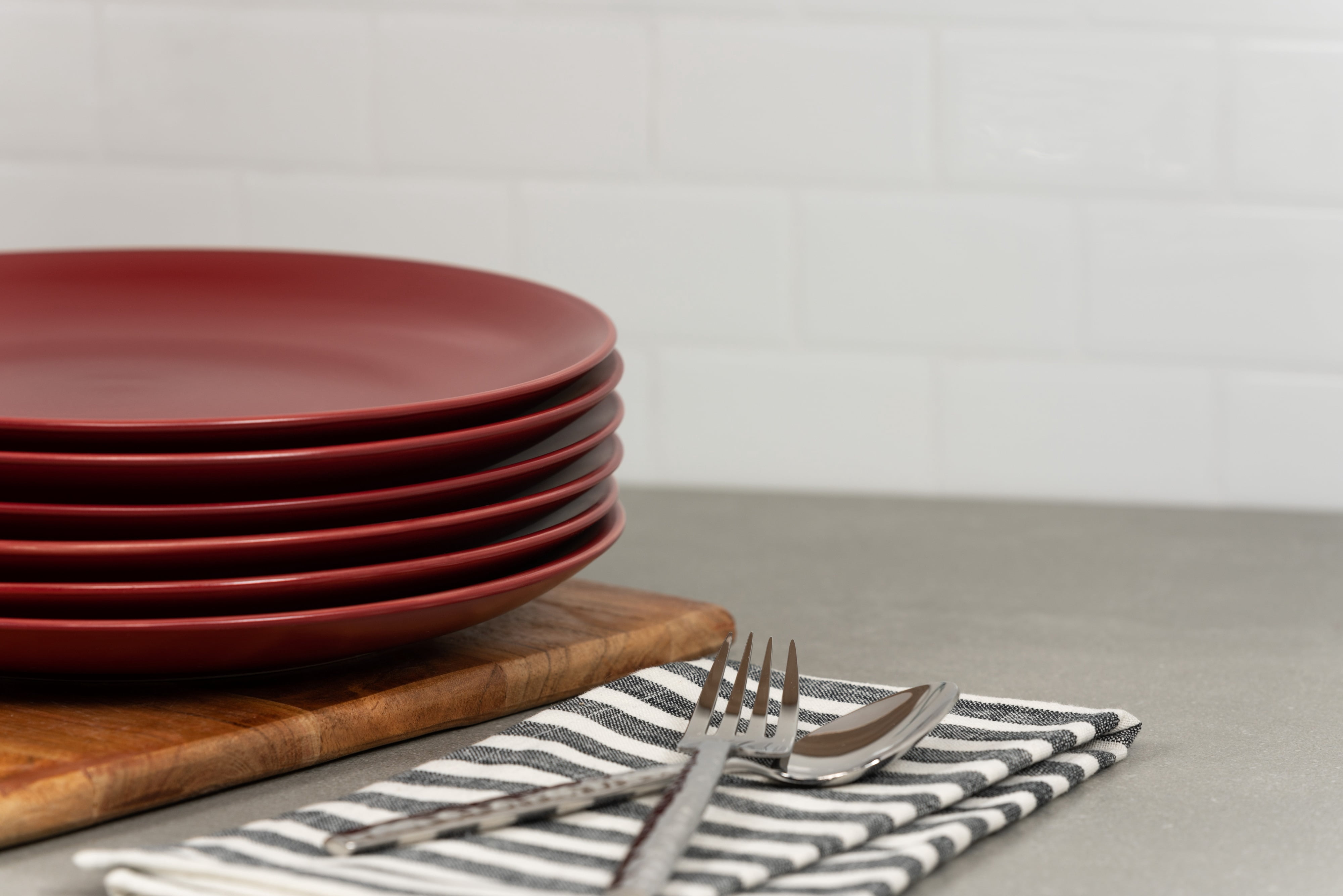 10 Strawberry Street Wazee Matte 10.5" Coupe Stoneware Dinner Plate, Set of 6, Red