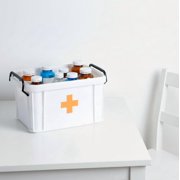 White Small Empty Medical Box for Home Emergency Supplies, Travel, Car, and Dorms – Compact First Aid Box with Handle, Detachable Tray and Locking Lid – Medical Organizer and First Aid Kit Storage