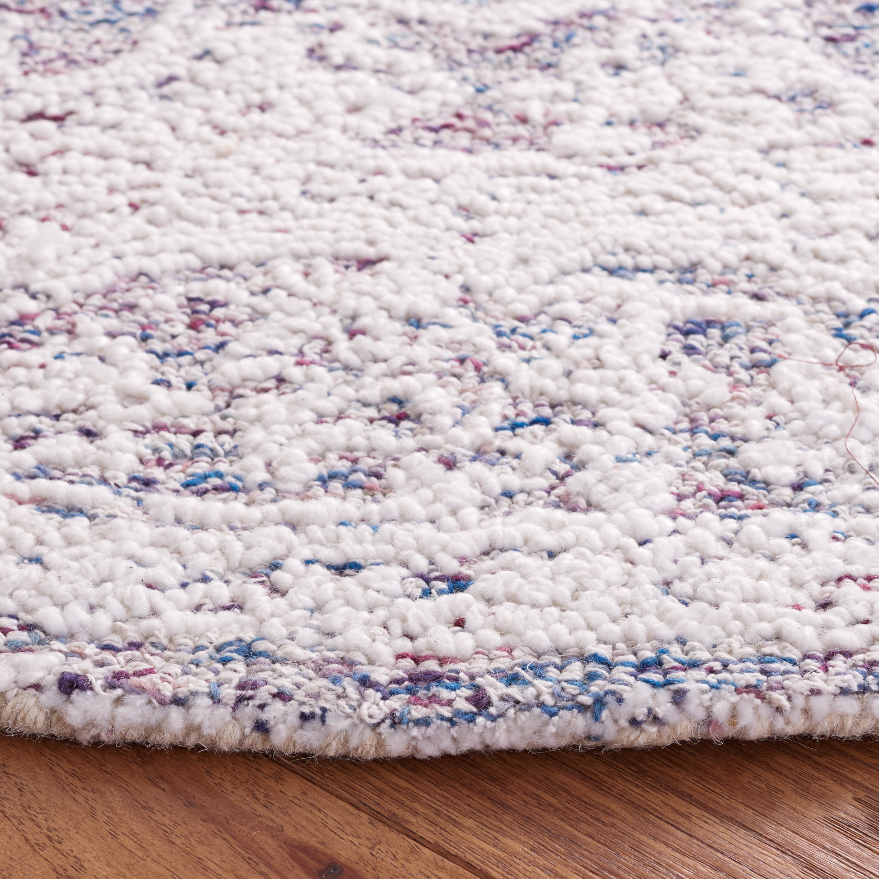 Safavieh Metro Jacques Medallion Area Rug, Ivory/Red, 6' x 6' Round