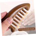 thumbnail image 4 of Peine de madera de sándalo antiestático de dientes anchos para cabello rizado y masaje del cuero cabelludo., 4 of 5