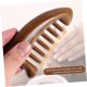 thumbnail image 4 of Peine de madera de sándalo antiestático de dientes anchos para cabello rizado y masaje del cuero cabelludo., 4 of 5