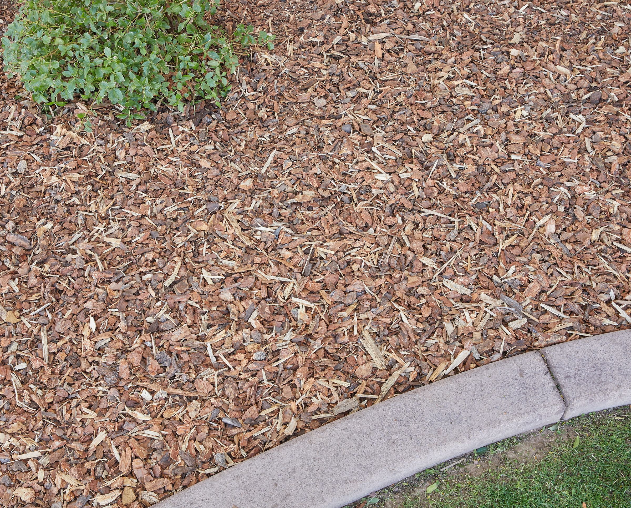 2 Cu. ft. Nature's Way Brown Medium Bark Nugget Mulch