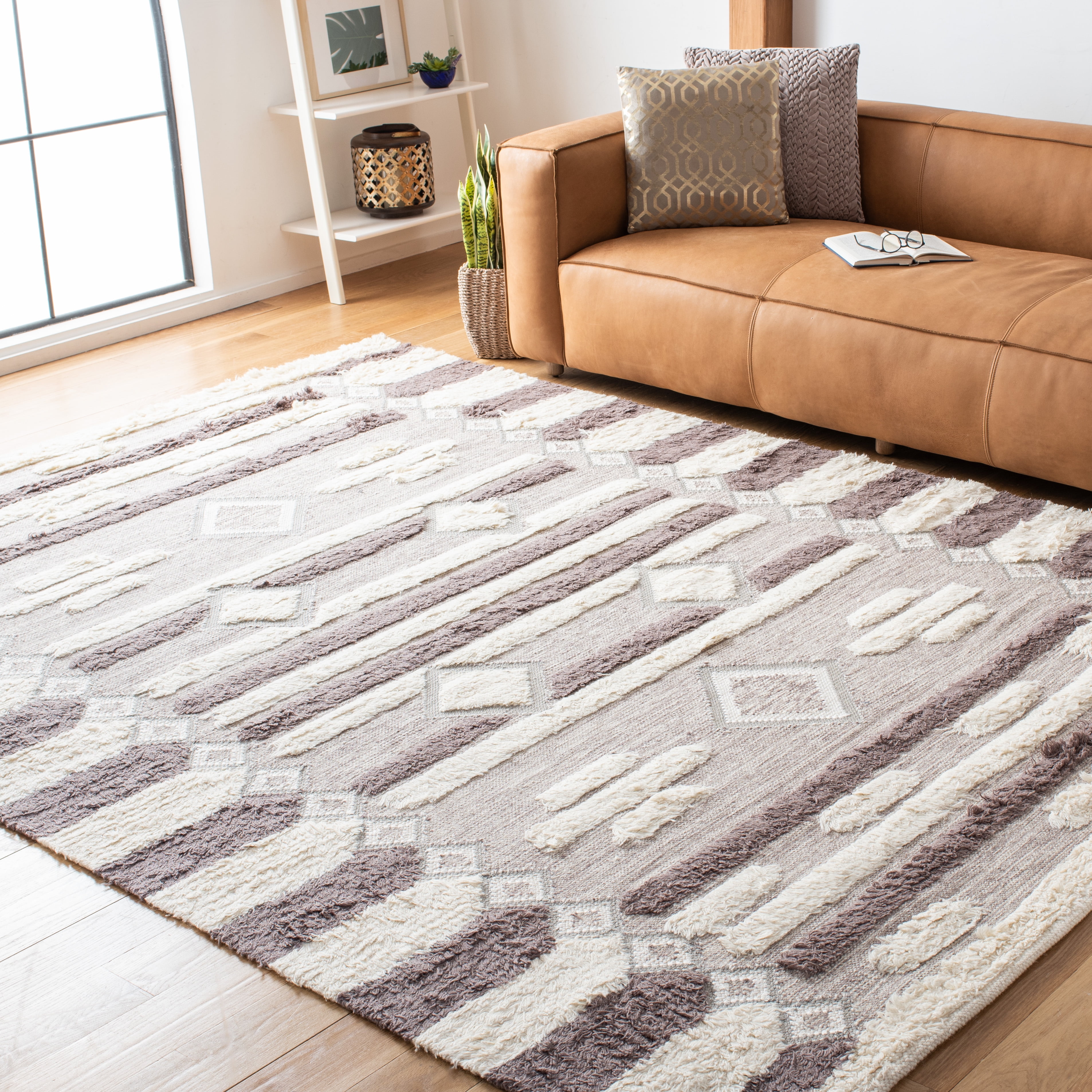 SAFAVIEH Kenya Wendell Southwestern Wool Area Rug, Ivory/Brown, 8' x 10'