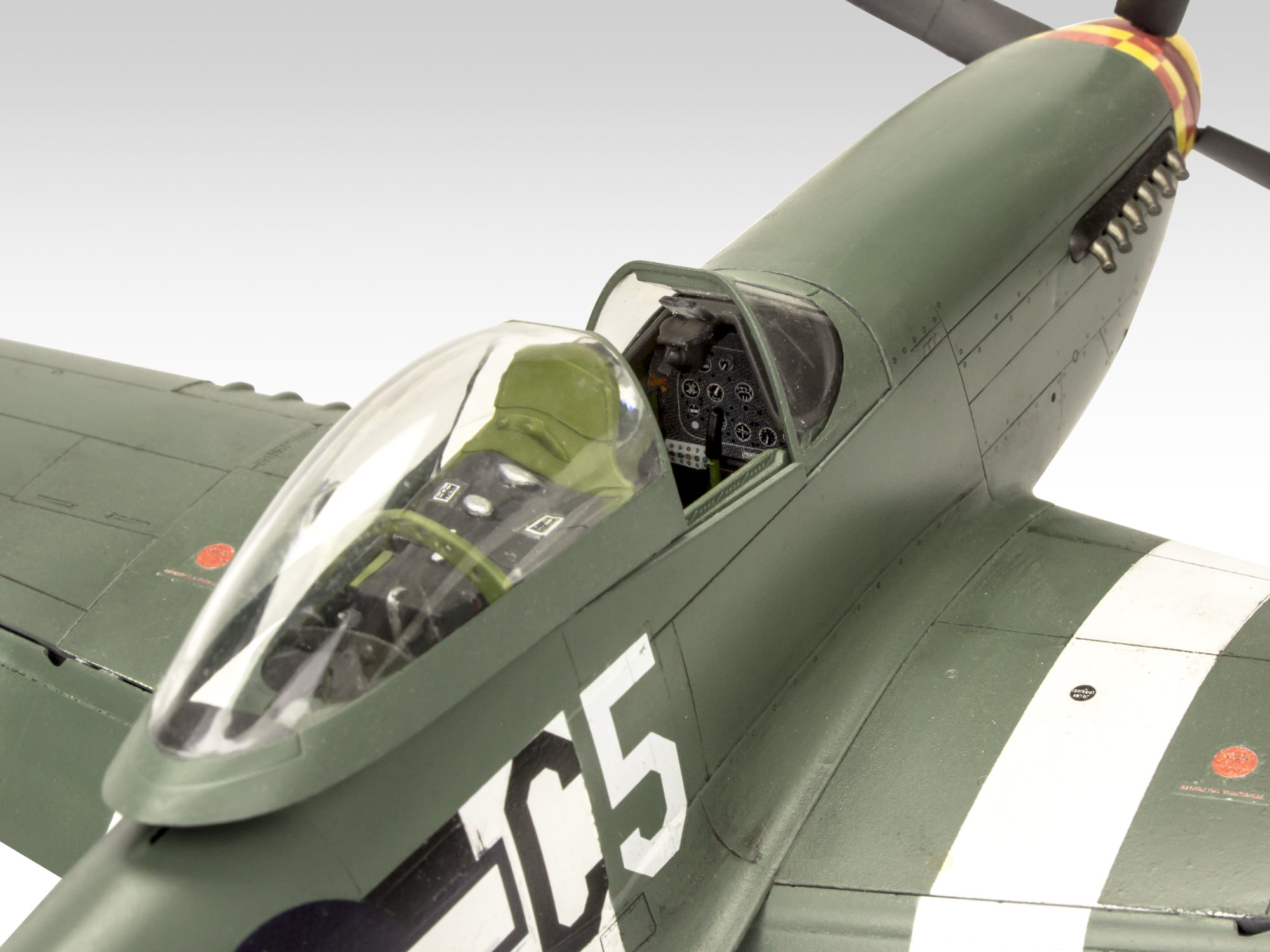 Revell - P-51D-NA Mustang Plastic Model Kit