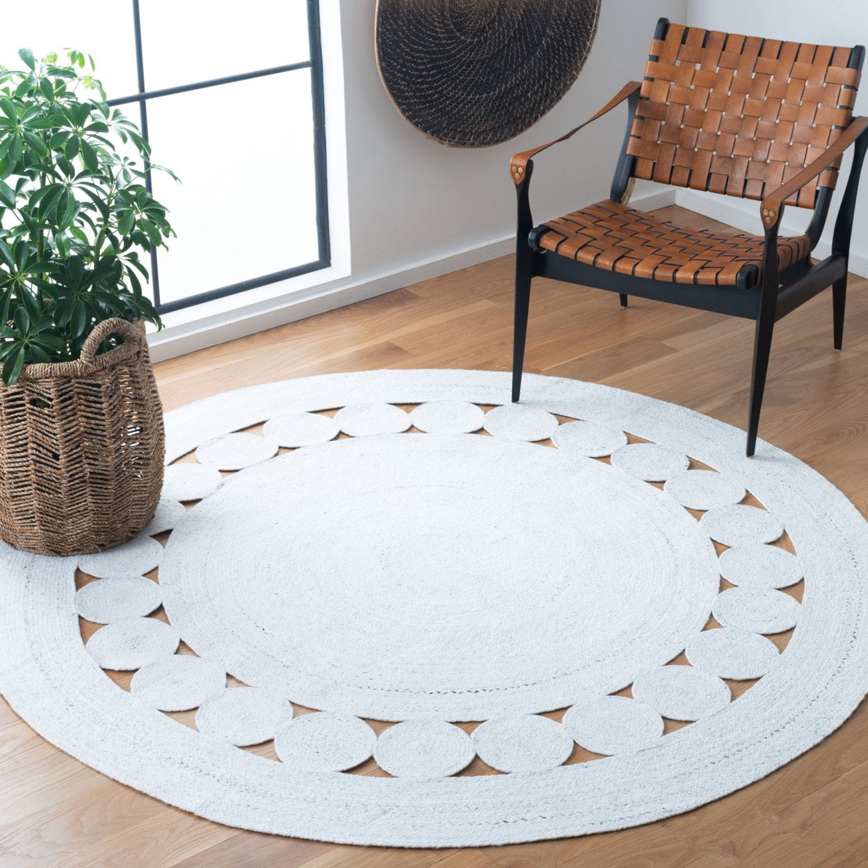 SAFAVIEH Cape Cod Salim Geometric Polyester Area Rug, Ivory, 7' x 7' Round