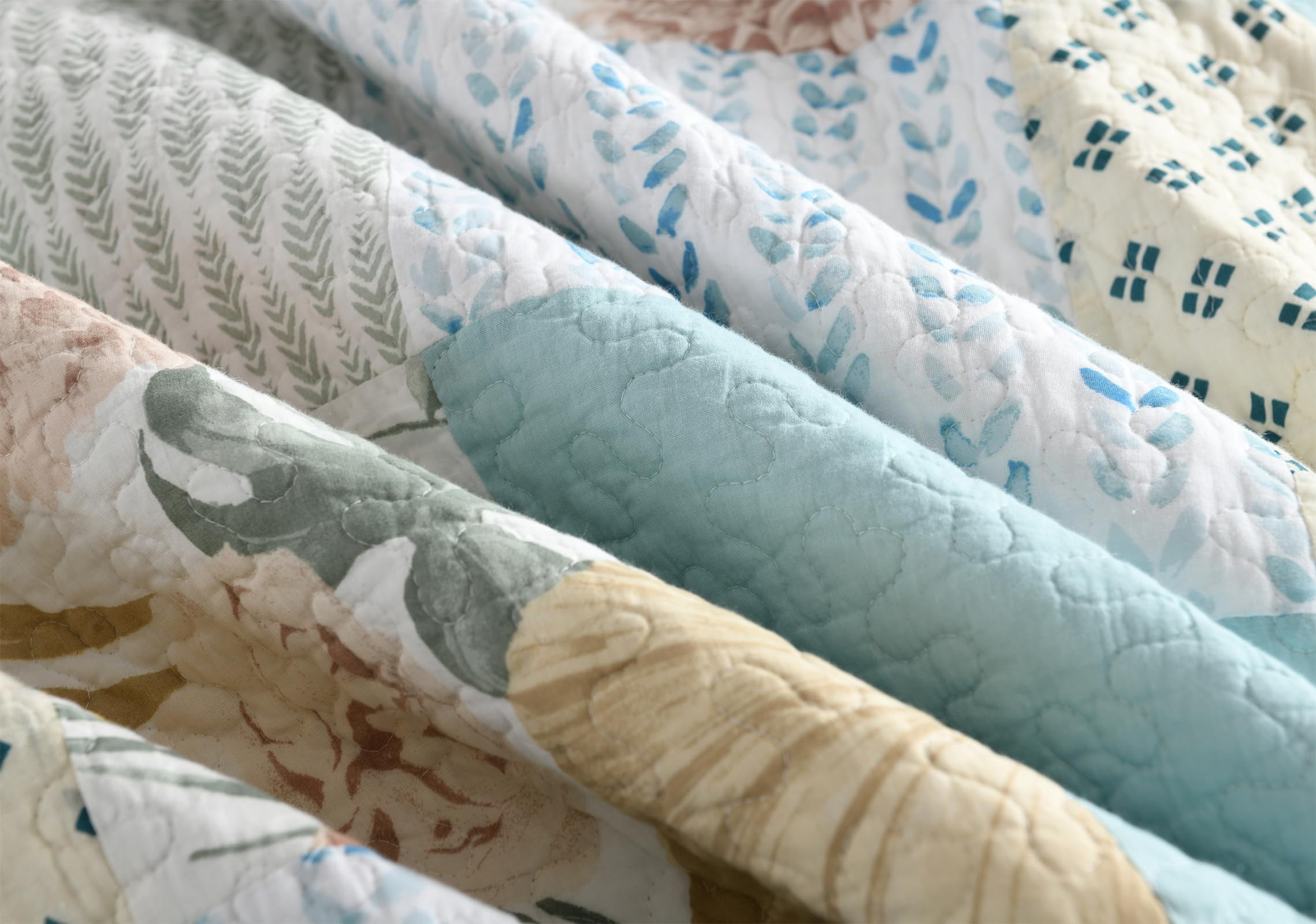 WannaToo Cotton Bedspread Quilt Set for All Season, Light Green Patchwork, Queen